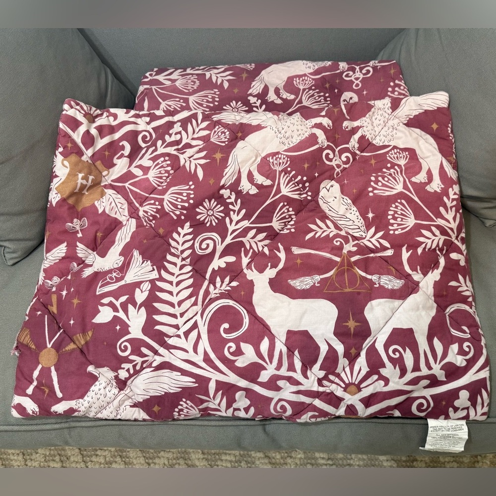POTTERY BARN HARRY POTTER BURGUNDY MAGICAL DAMASK DUVET & SHAM - Picture 7 of 7